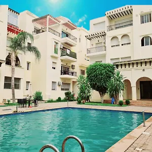 Appartement Urban - Urban Elegance With Garden And Pool Access